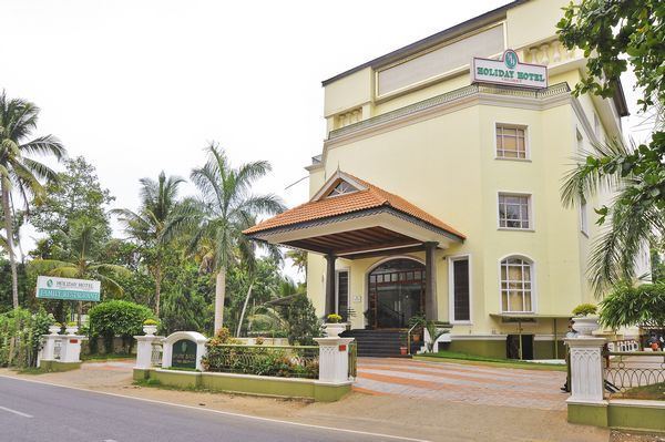 Holiday Hotel Cherai Cochin