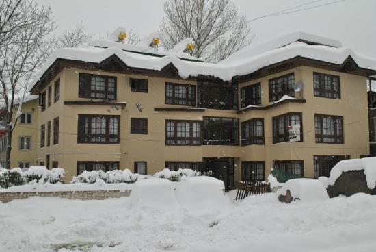 Hotel Fifth Season Pahalgam