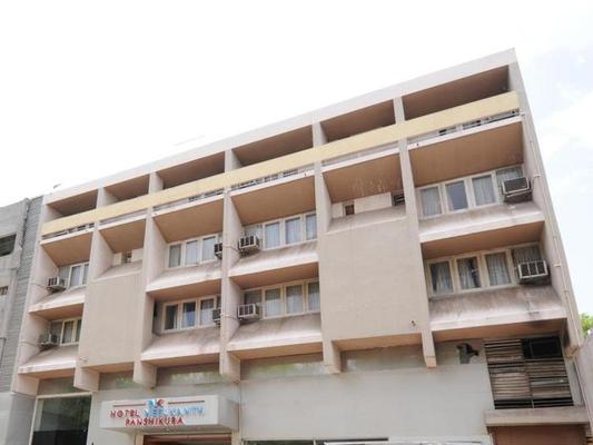 Hotel Neelkanth Panshikura Ahmedabad