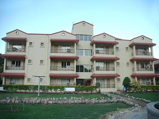 Hotel Leo Resort Junagadh