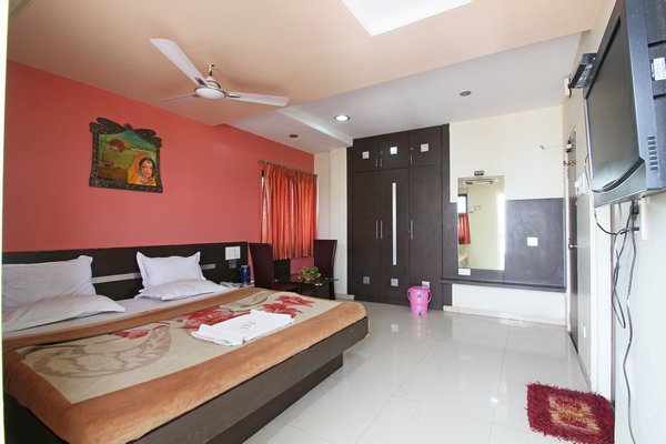 Hotel Mrunal Palace