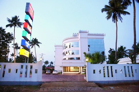 Hotel Ceasar Palace Athirappally