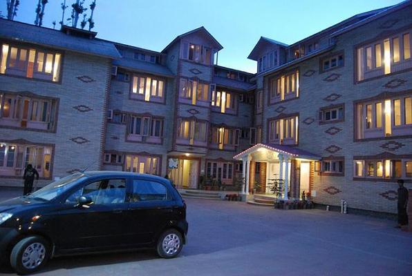 Hotel Sterling Srinagar