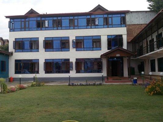 Hotel Luxury Inn Srinagar