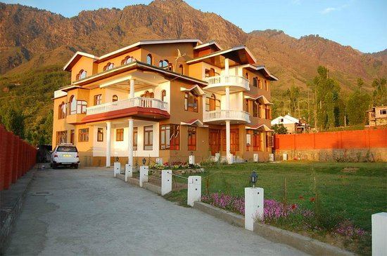 Hotel Himalayan Resort Srinagar