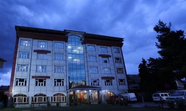 Hotel Snow Palace Srinagar