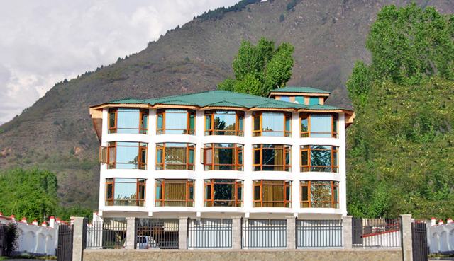 Hotel The Grand Mahal Srinagar