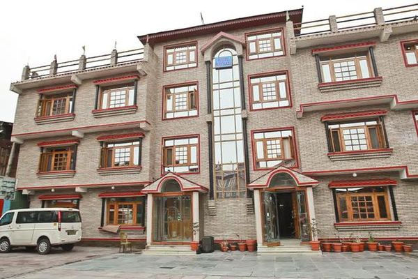 Hotel Park Plaza Srinagar