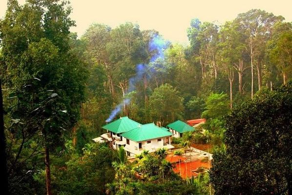 Green Shades Plantation Holidays Munnar