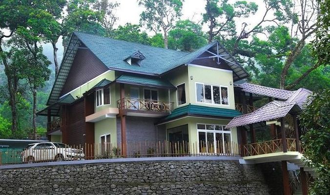 Raarees Mist Resort Munnar