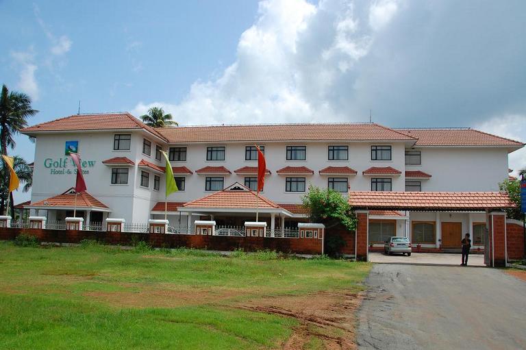 Golf View Hotel and Suites Cochin