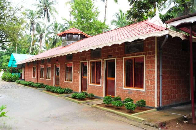 Rayirath Heritage Ayur Resort Thrissur